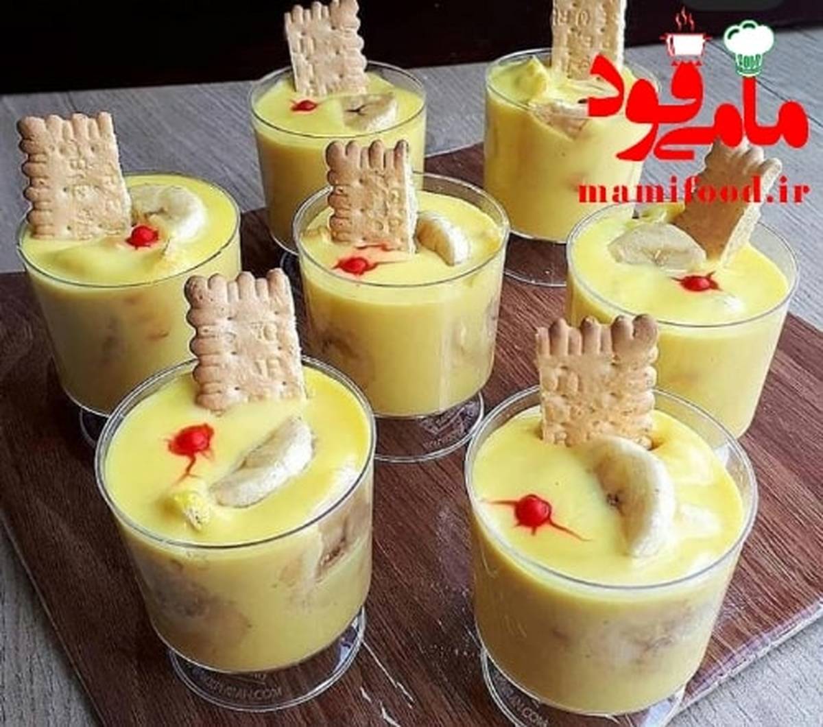 طرز تهیه پودینگ بیسکویت و موز