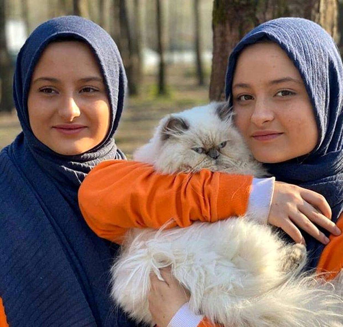 واکنش سارا و نیکا به فوت مهسا امینی | ناراحتی سارا و نیکا در سوئد برای هم جنسشان