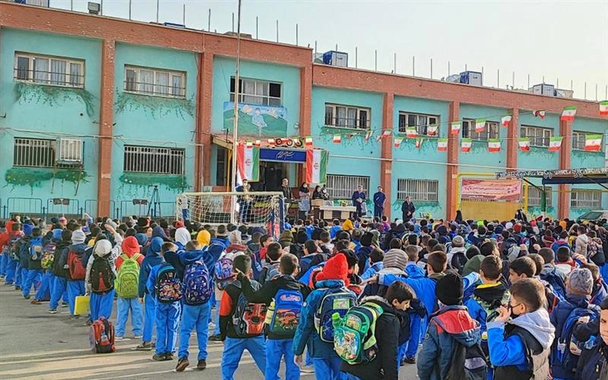زنگ بیمه در دبستان هجده کلاسه یاسین به صدا درآمد